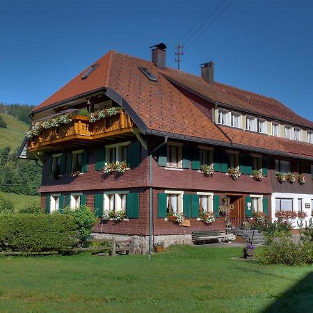 Gaestehaus Kaiser Hotel Menzenschwand Exterior photo