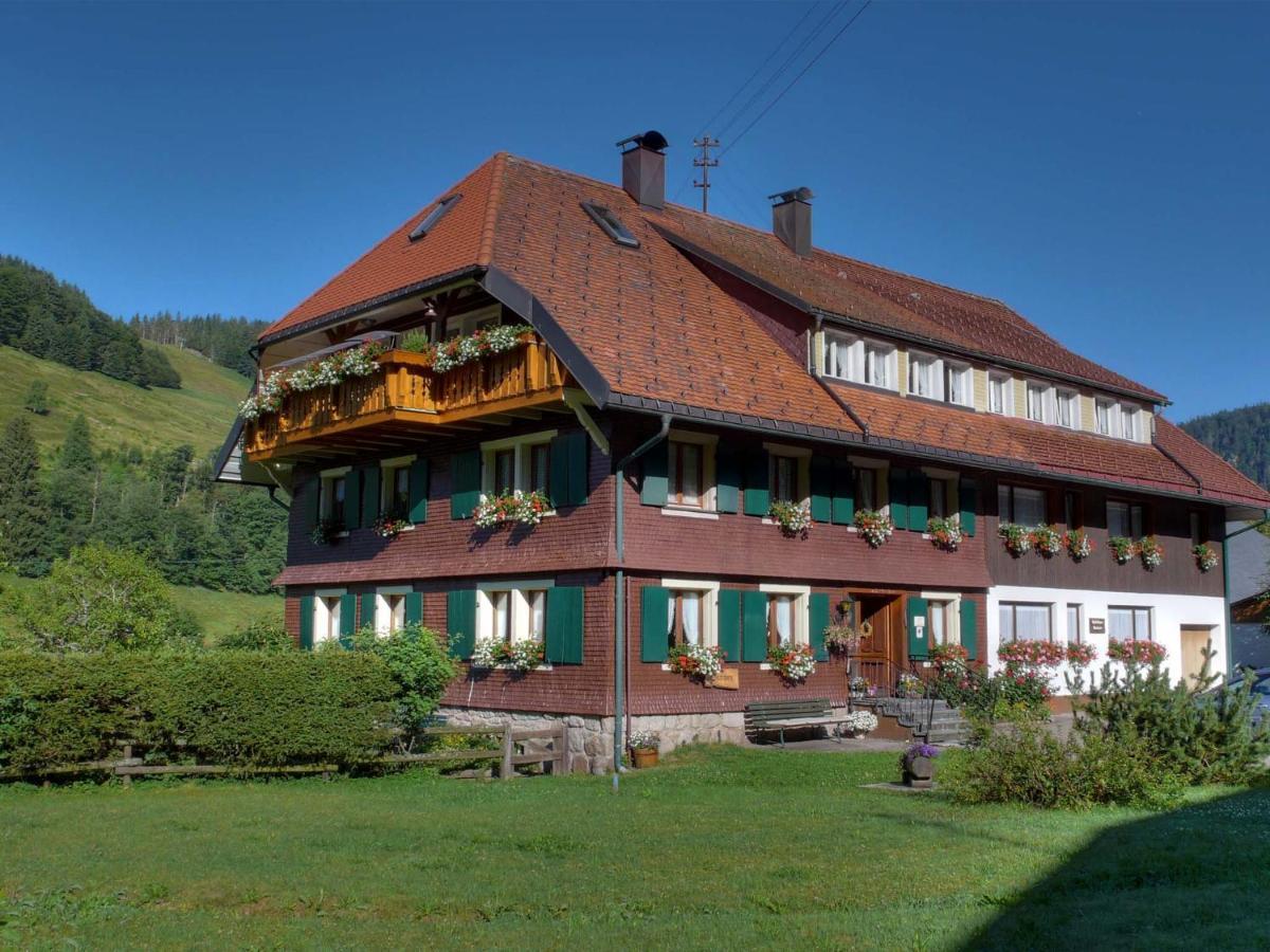 Gaestehaus Kaiser Hotel Menzenschwand Exterior photo