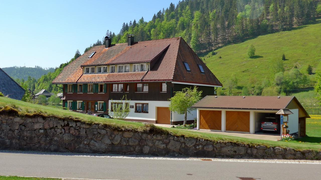 Gaestehaus Kaiser Hotel Menzenschwand Exterior photo